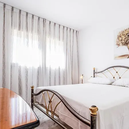 Lovely In Costa With Kitchen Apartamento